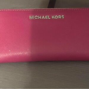 Michael Kors Fuchsia Wallet